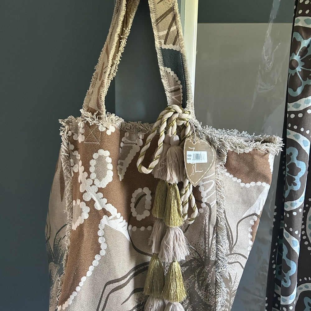 Artisan Fringed Tote Bag - Brown and Cream - Picture 8 of 11